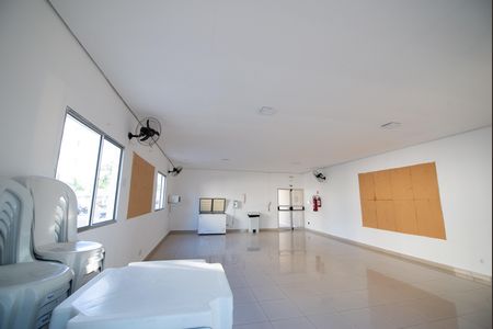 Apartamento para alugar com 45m², 2 quartos e 1 vaga Apartamento para alugar com 45m², 2 quartos e 1 vagaÁrea comum - Salão de festas