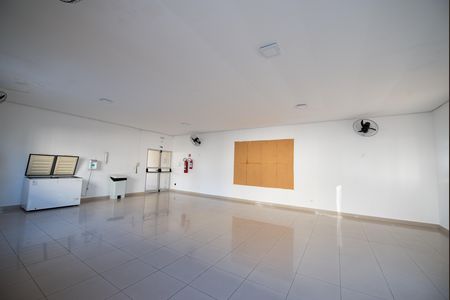 Apartamento para alugar com 45m², 2 quartos e 1 vaga Apartamento para alugar com 45m², 2 quartos e 1 vagaÁrea comum - Salão de festas