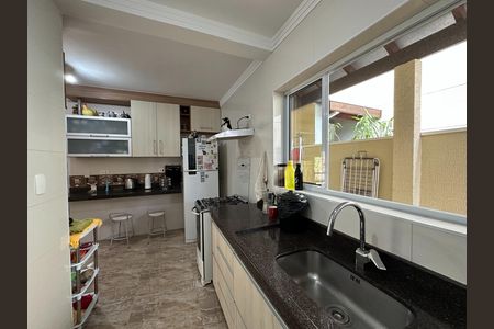 Casa de condomínio para alugar com 135m², 4 quartos e 3 vagas Casa de condomínio para alugar com 135m², 4 quartos e 3 vagasCozinha