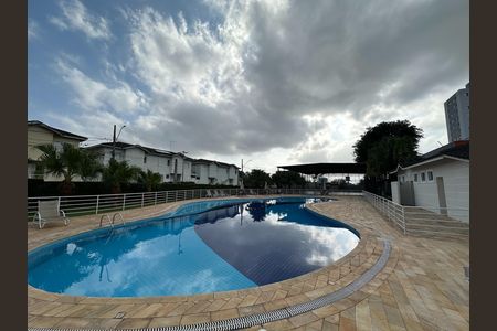 Casa de condomínio para alugar com 135m², 4 quartos e 3 vagas Casa de condomínio para alugar com 135m², 4 quartos e 3 vagasÁrea comum - Piscina