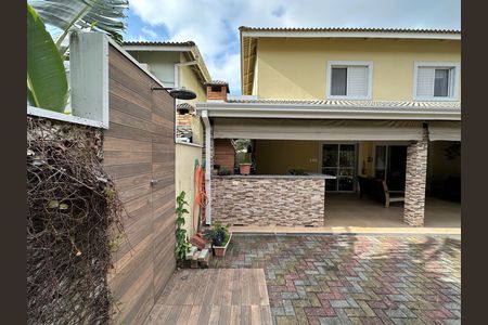 Casa de condomínio para alugar com 135m², 4 quartos e 3 vagas Casa de condomínio para alugar com 135m², 4 quartos e 3 vagasQuintal