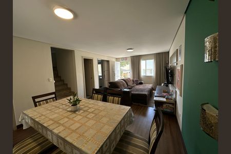 Sala de casa de condomínio para alugar com 4 quartos, 135m² em Loteamento Villa Branca, Jacareí