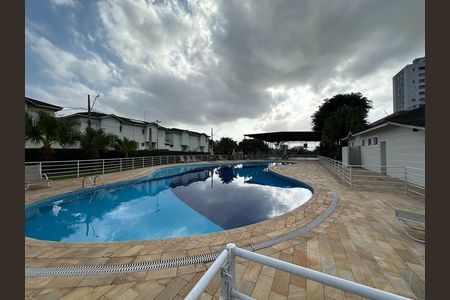 Casa de condomínio para alugar com 135m², 4 quartos e 3 vagas Casa de condomínio para alugar com 135m², 4 quartos e 3 vagasÁrea comum - Piscina