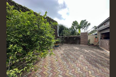 Casa de condomínio para alugar com 135m², 4 quartos e 3 vagas Casa de condomínio para alugar com 135m², 4 quartos e 3 vagasQuintal