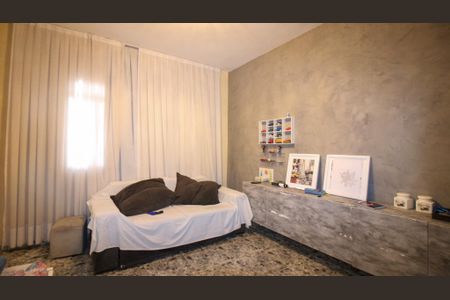 Casa à venda com 60m², 1 quarto e 2 vagasSala
