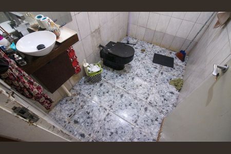 Casa à venda com 60m², 1 quarto e 2 vagasBanheiro social