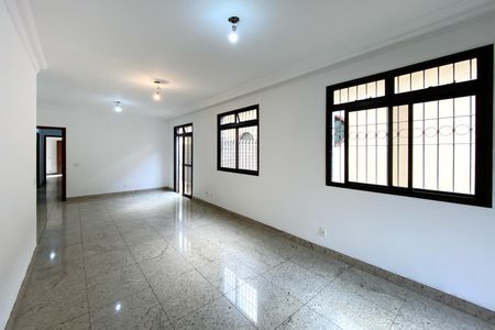 Apartamento à venda com 218m², 4 quartos e 3 vagas