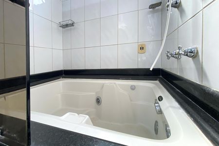 Apartamento à venda com 218m², 4 quartos e 3 vagas