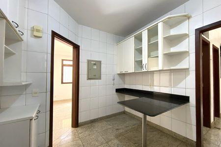 Apartamento à venda com 218m², 4 quartos e 3 vagas