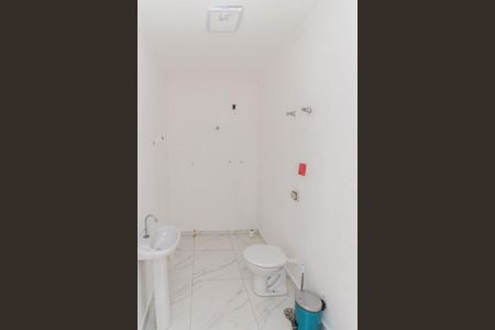 Casa para alugar com 320m², 3 quartos e 1 vaga Casa para alugar com 320m², 3 quartos e 1 vagaSala - Lavabo