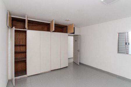 Casa para alugar com 320m², 3 quartos e 1 vaga Casa para alugar com 320m², 3 quartos e 1 vagaQuarto 1