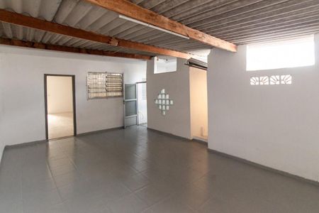 Casa para alugar com 320m², 3 quartos e 1 vaga Casa para alugar com 320m², 3 quartos e 1 vagaQuintal