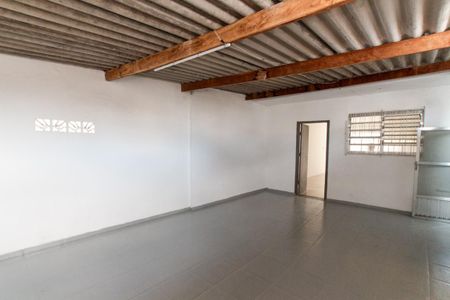 Casa para alugar com 320m², 3 quartos e 1 vaga Casa para alugar com 320m², 3 quartos e 1 vagaQuintal