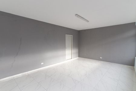 Casa para alugar com 320m², 3 quartos e 1 vaga Casa para alugar com 320m², 3 quartos e 1 vagaSala