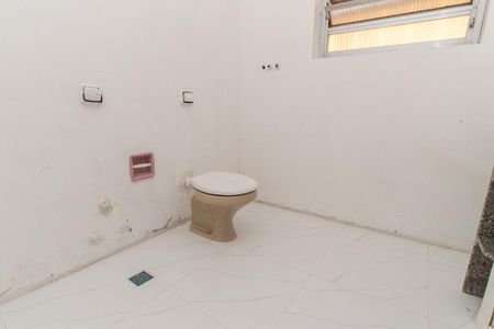 Casa para alugar com 320m², 3 quartos e 1 vaga Casa para alugar com 320m², 3 quartos e 1 vagaBanheiro