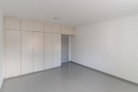 Casa para alugar com 320m², 3 quartos e 1 vaga Casa para alugar com 320m², 3 quartos e 1 vagaQuarto 2
