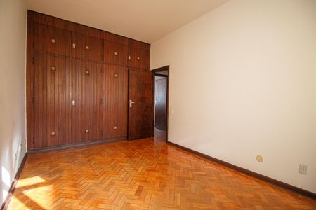 Apartamento à venda com 286m², 7 quartos e 1 vaga Apartamento à venda com 286m², 7 quartos e 1 vagaQuarto 6
