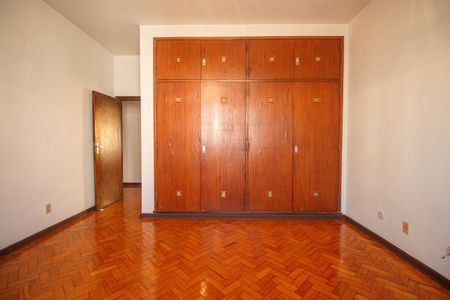 Apartamento à venda com 286m², 7 quartos e 1 vaga Apartamento à venda com 286m², 7 quartos e 1 vagaQuarto 5