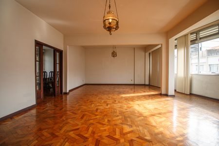 Apartamento à venda com 286m², 7 quartos e 1 vaga Apartamento à venda com 286m², 7 quartos e 1 vagaSala