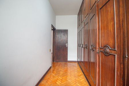 Apartamento à venda com 286m², 7 quartos e 1 vaga Apartamento à venda com 286m², 7 quartos e 1 vagaQuarto 1