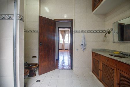 Apartamento à venda com 286m², 7 quartos e 1 vaga Apartamento à venda com 286m², 7 quartos e 1 vagaBanheiro 2