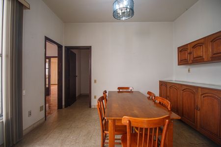 Apartamento à venda com 286m², 7 quartos e 1 vaga Apartamento à venda com 286m², 7 quartos e 1 vagaSala de Jantar