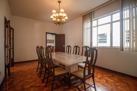 Apartamento à venda com 286m², 7 quartos e 1 vaga Apartamento à venda com 286m², 7 quartos e 1 vagaSala de Jantar