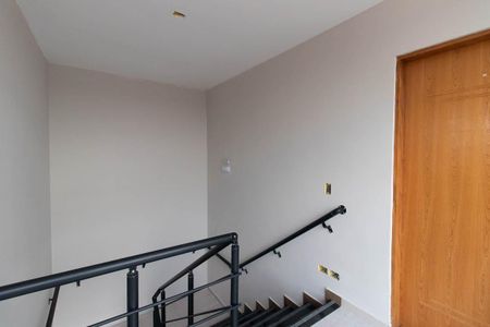 Apartamento à venda com 40m², 2 quartos e sem vaga Apartamento à venda com 40m², 2 quartos e sem vagaEscada