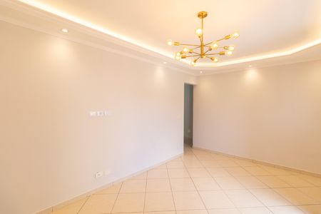 Sala de casa para alugar com 3 quartos, 130m² em Conjunto Habitacional Aguia de Haia, São Paulo