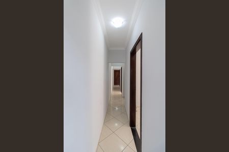 Casa para alugar com 130m², 3 quartos e 1 vaga Casa para alugar com 130m², 3 quartos e 1 vagaCorredor