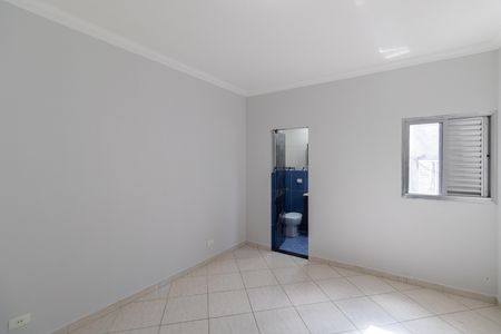 Casa para alugar com 130m², 3 quartos e 1 vaga Casa para alugar com 130m², 3 quartos e 1 vagaSuíte