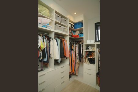 Casa de condomínio para alugar com 442m², 6 quartos e 3 vagasCloset da suíte 1