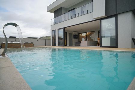 Casa de condomínio para alugar com 442m², 6 quartos e 3 vagasPiscina