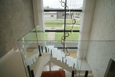 Casa de condomínio para alugar com 442m², 6 quartos e 3 vagasEscada
