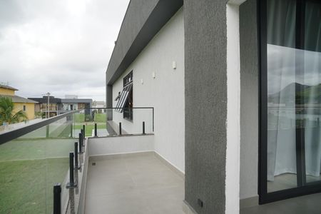 Casa de condomínio para alugar com 442m², 6 quartos e 3 vagasVaranda