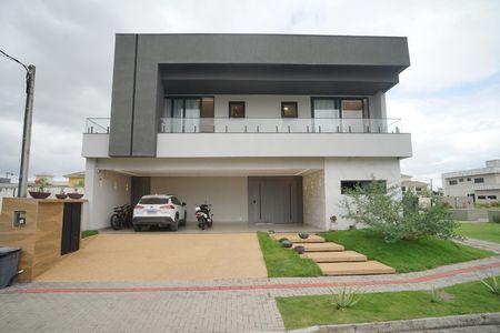 Casa de condomínio para alugar com 442m², 6 quartos e 3 vagasFachada