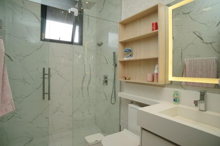 Casa de condomínio para alugar com 442m², 6 quartos e 3 vagasBanheiro da Suíte 2