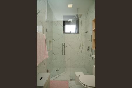 Casa de condomínio para alugar com 442m², 6 quartos e 3 vagasBanheiro da Suíte 2