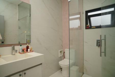Casa de condomínio para alugar com 442m², 6 quartos e 3 vagasBanheiro da Suíte 4