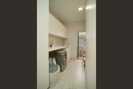 Casa de condomínio para alugar com 442m², 6 quartos e 3 vagasÁrea de Serviço