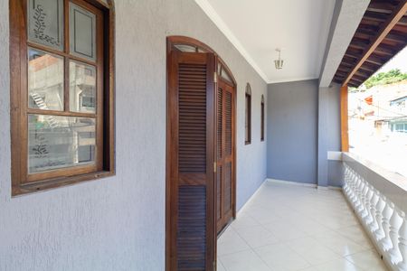 Sacada de casa para alugar com 3 quartos, 100m² em Conjunto Habitacional Aguia de Haia, São Paulo