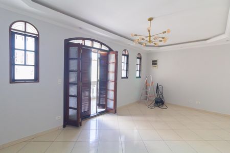 Sala de casa para alugar com 3 quartos, 100m² em Conjunto Habitacional Aguia de Haia, São Paulo