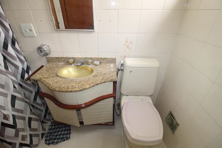 Apartamento para alugar com 52m², 2 quartos e sem vagaBanheiro