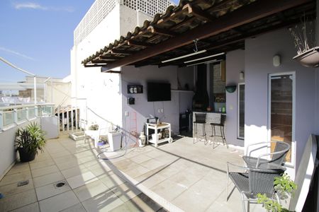 Apartamento à venda com 115m², 2 quartos e 2 vagasCobertura
