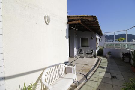 Apartamento à venda com 115m², 2 quartos e 2 vagasCobertura