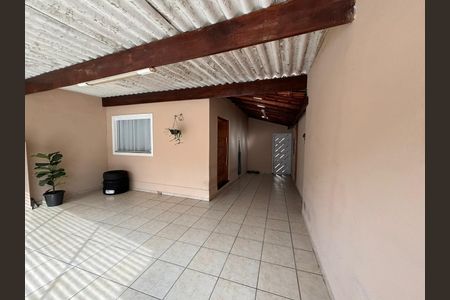 Casa à venda com 240m², 2 quartos e 3 vagas Casa à venda com 240m², 2 quartos e 3 vagasÁrea externa
