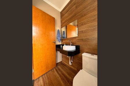 Banheiro  de casa à venda com 2 quartos, 240m² em Santa Terezinha, São Bernardo do Campo