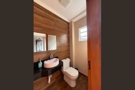 Banheiro  de casa à venda com 2 quartos, 240m² em Santa Terezinha, São Bernardo do Campo