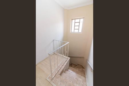 Casa para alugar com 158m², 3 quartos e 2 vagasEscada