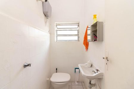 Casa para alugar com 158m², 3 quartos e 2 vagasBanheiro de Serviço